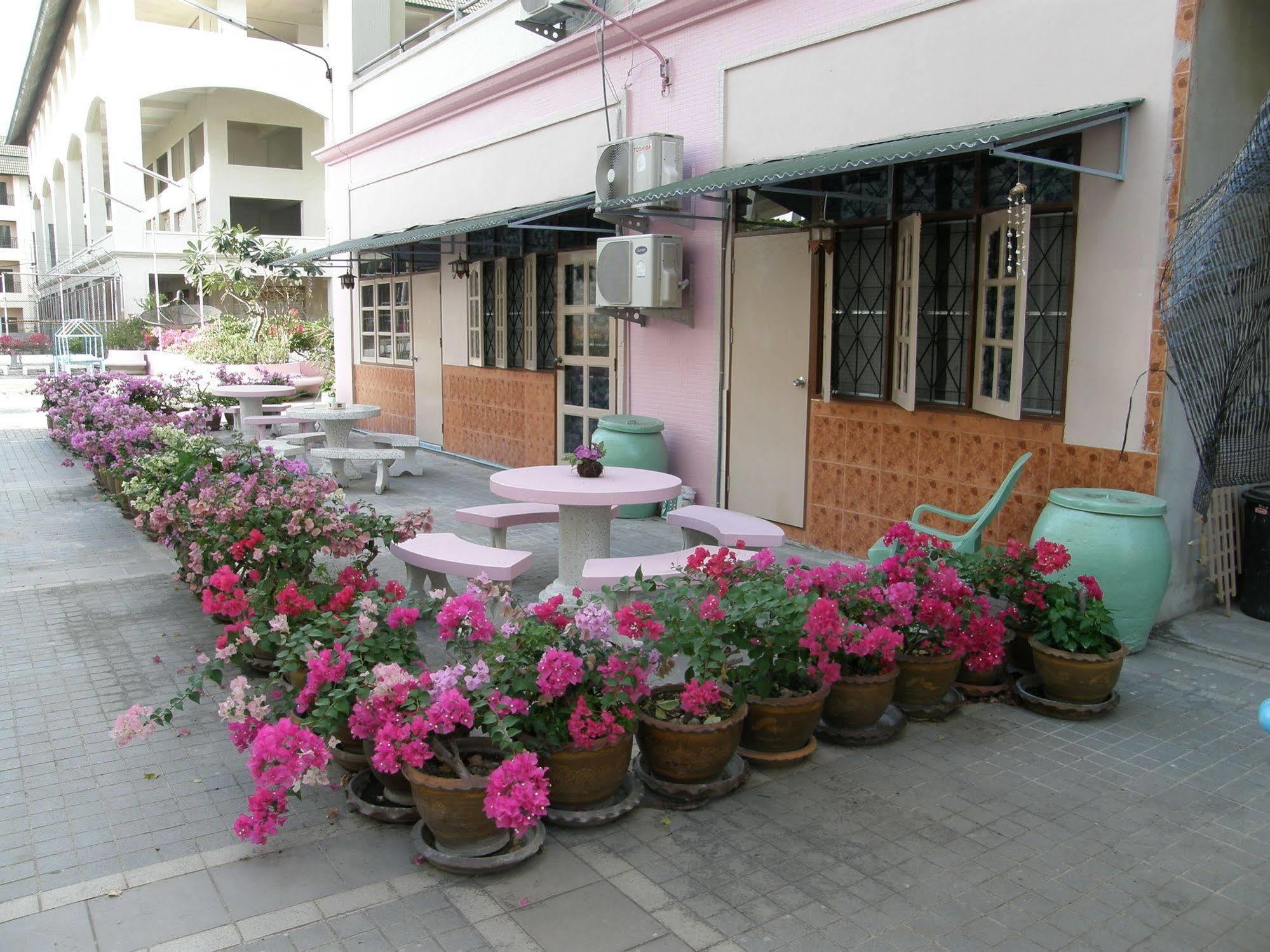 Anchana House Praia de Jomtien Exterior foto